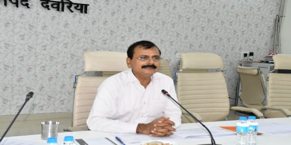 देवरिया : सीएम डैशबोर्ड रैंकिंग में गिरावट पर सीडीओ सख्त, सात अधिकारियों को कारण बताओ नोटिस