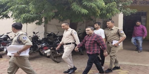 मुनिश्री सुधासागर जी पर अभद्र टिप्पणी मामले में दो आरोपितों ने कोर्ट में किया सरेंडर