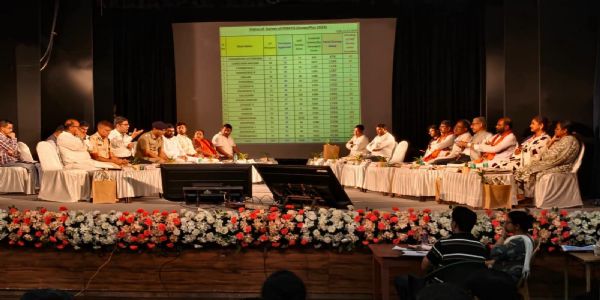 दिशा समिति की बैठक में विकास परियोजनाओं की समीक्षा, जनसेवाओं को और प्रभावी बनाने पर जोर