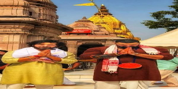 रक्तांचल सीजन थ्री के प्रमोशन के लिए आये कलाकारों ने विश्वनाथ मंदिर में किया दर्शन पूजन