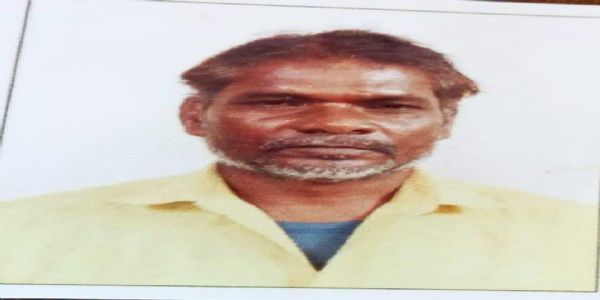 अमेठी : फांसी के फंदे से लटका मिला अधेड़ का शव, जांच में जुटी पुलिस