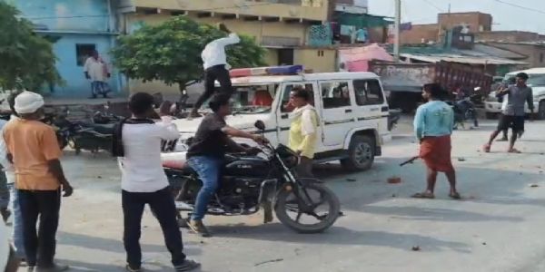 मीरजापुर : तीन मौतों के बाद कुदारन में बवाल, जाम के दौरान पुलिस-ग्रामीण आमने-सामने