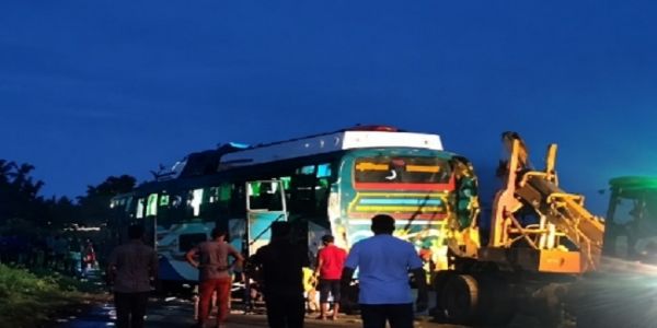 सड़क दुर्घटना में चार लोगों की मौत