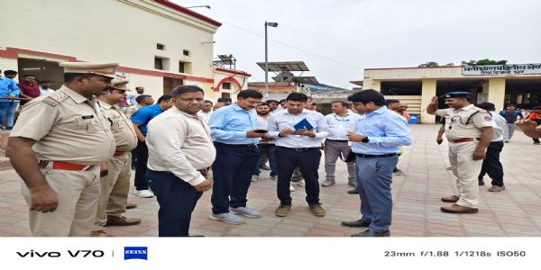 डीआरएम सुनील कुमार वर्मा का जौनपुर जंक्शन पर औचक निरीक्षण, खामियों पर जताई नाराजगी