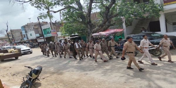 दतिया विधानसभा उपचुनवाः पुलिस ने विभिन्न गांवों में निकाला फ्लैग मार्च
