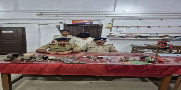 सारण के गरखा में अवैध मिनी गन फैक्ट्री का पुलिस ने किया भंडाफोड़