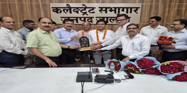 पांच एसडीएम को प्रशस्ति पत्र एवं स्मृति चिन्ह देकर दी गई विदाई