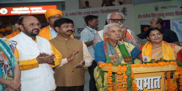 ज्ञान, नवाचार और राष्ट्र सेवा के संकल्प के साथ आगे बढ़ें युवा : आनंदीबेन पटेल