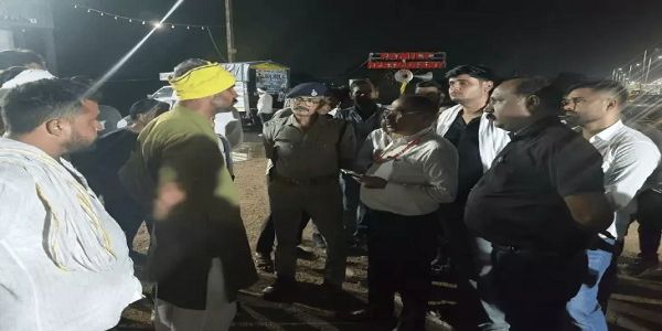 हरदा में 12 घंटे बाद खत्म हुआ किसानों का चक्काजाम, प्रशासन के आश्वासन पर बहाल हुआ नेशनल हाईवे