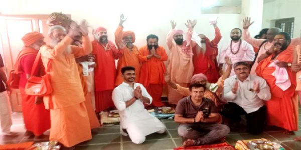 निवंदू पुरी महाराज को संतों ने दी श्रद्धांजलि, धर्म और सनातन परंपरा के संरक्षण का लिया संकल्प