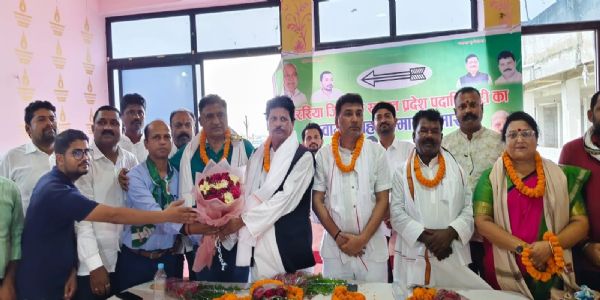 प्रदेश कमिटी में शामिल जदयू के चार पदाधिकारियों का समारोहपूर्वक किया गया सम्मान