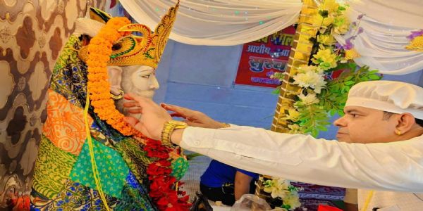 श्रद्धा, भक्ति और वैदिक विधि-विधान के साथ पूज्य चालिहो महोत्सव का शुभारंभ