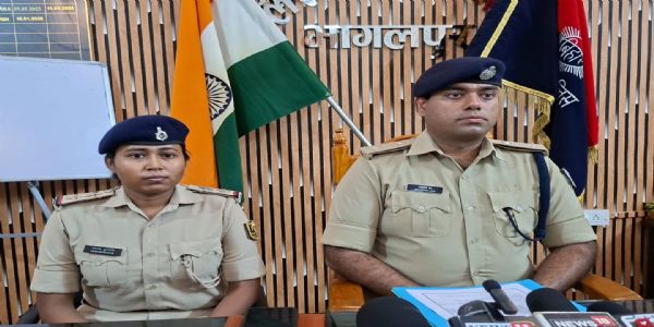 पत्नी की शिकायत पर पति गिरफ्तार, देसी कट्टा बरामद