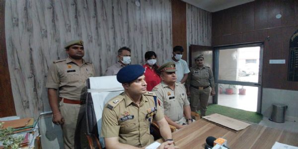 फर्जी कॉल सेंटर का पर्दाफाश, सरगना सहित तीन गिरफ्तार