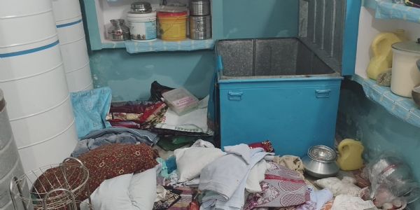 दो घरों में लाखों की चोरी, नकदी व जेवरात लेकर फरार हुए चोर