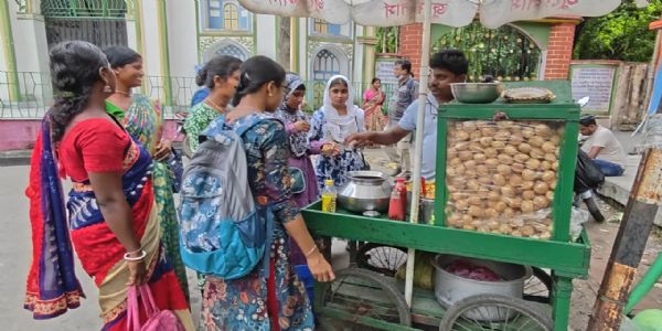 खानाकुल विधायक सुषांत घोष की पहल पर फुचके के पानी की जांच, नमूनों में मिले खतरनाक बैक्टीरिया