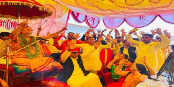 शंकराचार्य अविमुक्तेश्वरानंद की मिल्कीपुर में गौमाता जनजागरण यात्रा