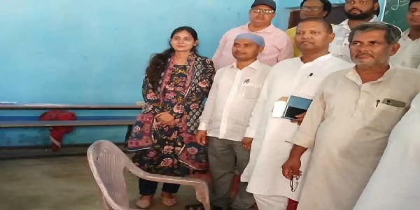 उत्क्रमित उच्च माध्यमिक विद्यालय रामनगर का विधायक रामविलास कामत ने किया औचक निरीक्षण