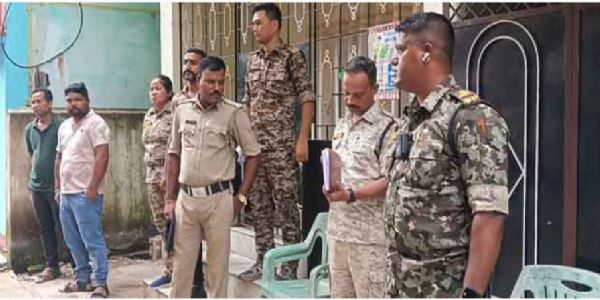 कूचबिहार में दिनदहाड़े चेयरमैन के घर हमला, इलाके में सनसनी