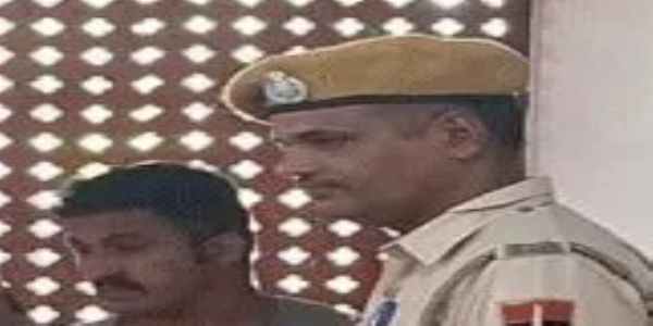 पूर्व एनएसजी कमांडो के घर पर मिला 1.06 करोड़ कैश