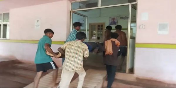 नदी में दो बेटों को डूबने से बचाने में पिता की गयी जान