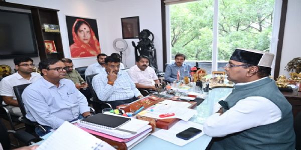 भोपालः प्रभात चौराहा फ्लाईओवर में देरी पर मंत्री सारंग ने पीडब्ल्यूडी अधिकारियों को लगाई फटकार