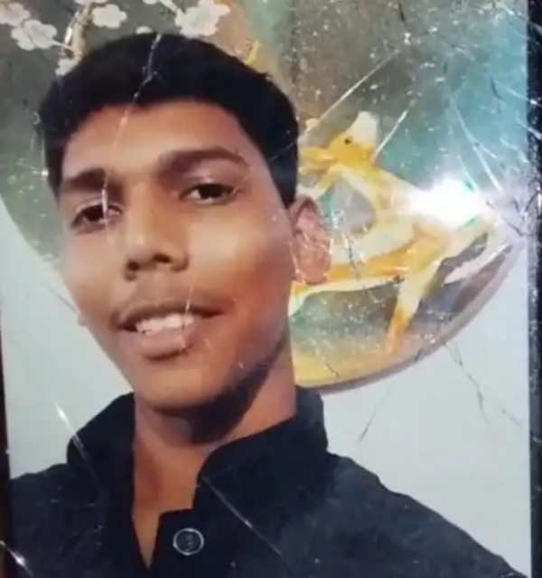 मृतक आयुष कुमार की फाइल फोटो और घटनास्थल पर पहुंचे विधायक सरयू राय मृतक आयुष कुमार की फाइल फोटो और घटनास्थल पर पहुंचे विधायक सरयू राय