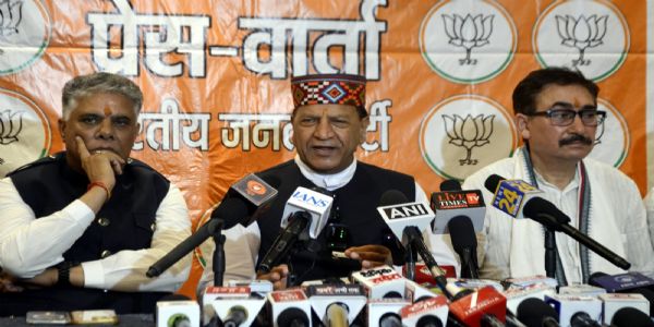 पंचायती राज व नगर निकाय चुनावों में दिखा कांग्रेस सरकार के खिलाफ स्पष्ट जनादेश : डॉ राजीव बिंदल