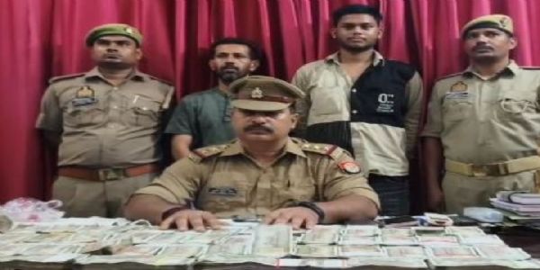 कोलकाता मेल एक्सप्रेस के एस-थ्री कोच में दो संदिग्धों के पास से मिला 28 लाख की नकदी,जांच जारी