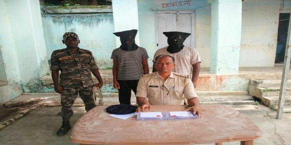 देवघर से दो साइबर अपराधी गिरफ्तार, मोबाइल और सिम बरामद