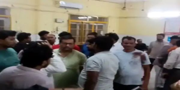 धान की राेपाई को लेकर दाे पक्षों के विवाद में चली गोली,मां-बेटे घायल