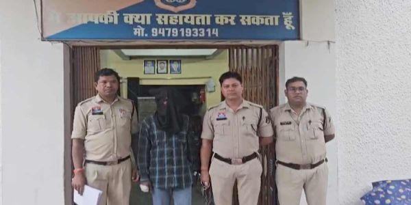 कोरबा:राज ज्वेलर्स लूटकांड : मास्टरमाइंड कर्नाटर बॉर्डर से गिरफ्तार, महिला बनकर वारदात को दिया था अंजाम