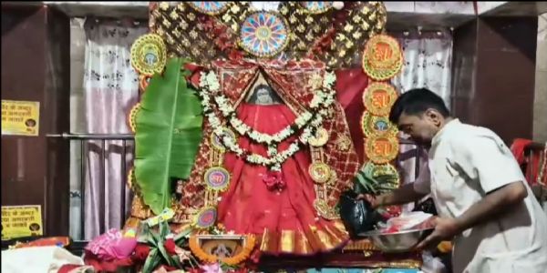 गुप्त नवरात्र में विपदतारिणी मां काली के दरबार में उमड़ा आस्था का सैलाब