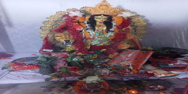 श्रद्धापूर्वक हुई मां विपदतारिणी की पूजा-अर्चना