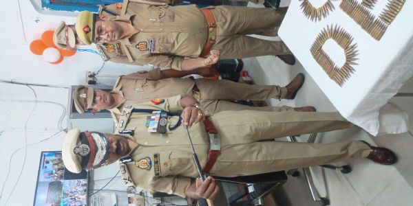 रेलवे डीजी ने किया देवरिया जीआरपी थाना का निरीक्षण,  यात्री सुरक्षा पर दिए आवश्यक निर्देश