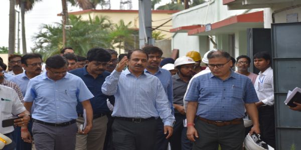 सांतरागाछी में दक्षिण पूर्व रेलवे महाप्रबंधक ने सुविधाओं का किया निरीक्षण