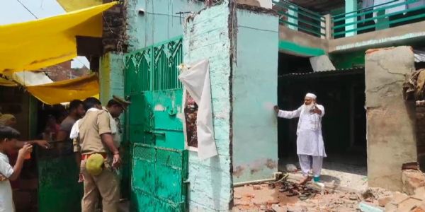 जामा मस्जिद कमेटी पर लगा कुंआ कब्जाने का आरोप, पुलिस ने कार्य रोका