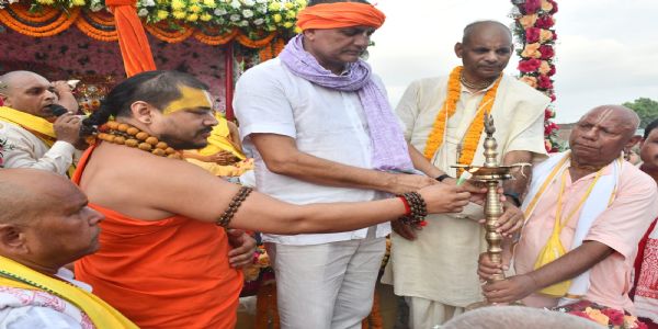 बक्सर में श्रद्धा और भक्ति के साथ निकली श्री जगन्नाथ रथ यात्रा, हजारों श्रद्धालु हुए शामिल