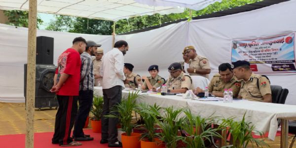 पुलिस कमिश्नर ने सुनी आमजन की फरियाद: पुलिस अधिकारियों को दिए त्वरित निस्तारण के निर्देश