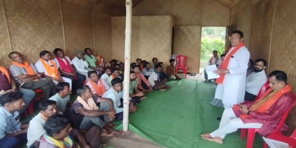जनता से जुड़ाव ज़रूरी, जन सेवा में अग्रणी रहें कार्यकर्ता : सतीश लाटिया