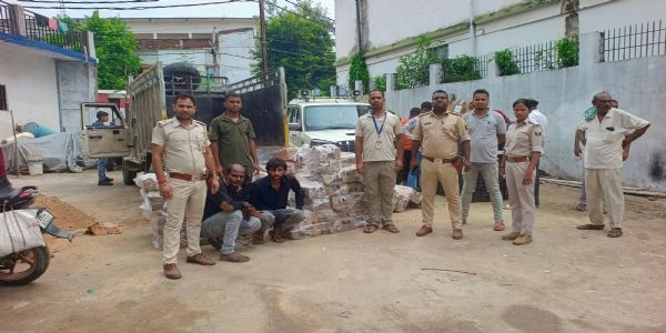 सीवान में विशेष अभियान के दौरान 9 शराब तस्कर गिरफ्तार, 1,084 लीटर से अधिक शराब बरामद