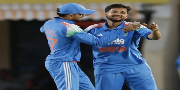 इंग्लैंड के खिलाफ तीसरे वनडे के लिए चोटिल वॉशिंगटन सुंदर की जगह हर्ष दुबे को मौका इंग्लैंड के खिलाफ तीसरे वनडे के लिए चोटिल वॉशिंगटन सुंदर की जगह हर्ष दुबे को मौका
