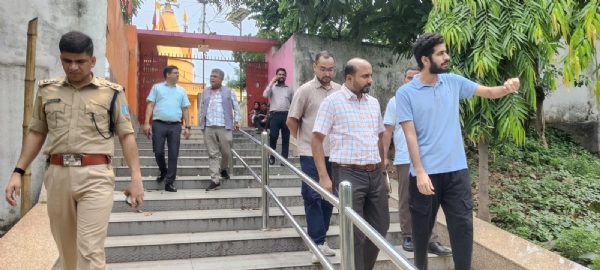 निरीक्षण करते डीसी निरीक्षण करते डीसी
