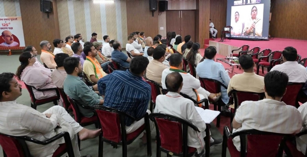 गुरुग्राम में भाजपा पदाधिकारियों, कार्यकर्ताओं की वर्चुअल बैठक लेेतीं प्रदेश अध्यक्ष डा. अर्चना यादव व भाजपा हरियाणा के संगठन महामंत्री फणींद्रनाथ शर्मा। गुरुग्राम में भाजपा पदाधिकारियों, कार्यकर्ताओं की वर्चुअल बैठक लेेतीं प्रदेश अध्यक्ष डा. अर्चना यादव व भाजपा हरियाणा के संगठन महामंत्री फणींद्रनाथ शर्मा।