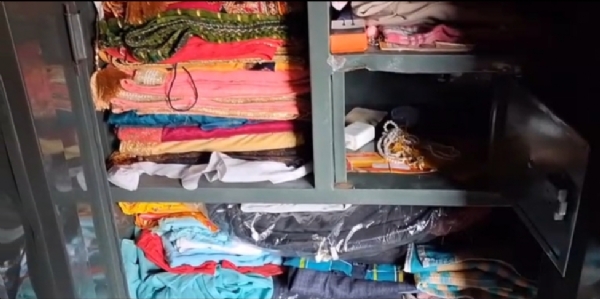 सूने घर में चोरों की सेंध मारी सूने घर में चोरों की सेंध मारी