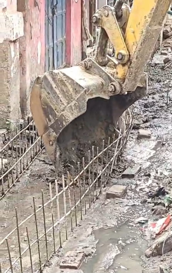 छपरा में नाला निर्माण अनियमितता के वायरल वीडियो पर जिलाधकारी ने लिया संज्ञान छपरा में नाला निर्माण अनियमितता के वायरल वीडियो पर जिलाधकारी ने लिया संज्ञान