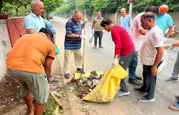 सोनीपत: मुख्यमंत्री के स्वच्छता से स्वागत अभियान को जनसहभागिता से स्वच्छता का आह्वान सोनीपत: मुख्यमंत्री के स्वच्छता से स्वागत अभियान को जनसहभागिता से स्वच्छता का आह्वान