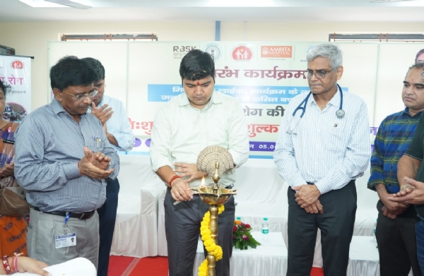 गिफ्ट ऑफ लाइफ कार्यक्रम का उद्घाटन करते उपयुक्त मनीष कुमार गिफ्ट ऑफ लाइफ कार्यक्रम का उद्घाटन करते उपयुक्त मनीष कुमार