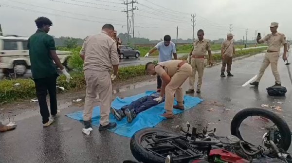 सड़क हादसे में एक की मौत सड़क हादसे में एक की मौत
