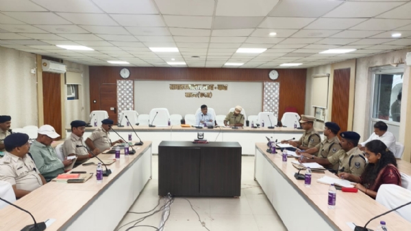 अपर पुलिस महानिदेशक ने सारण में की समीक्षा बैठक अपर पुलिस महानिदेशक ने सारण में की समीक्षा बैठक